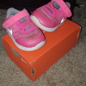 Girls Nike free form 4c